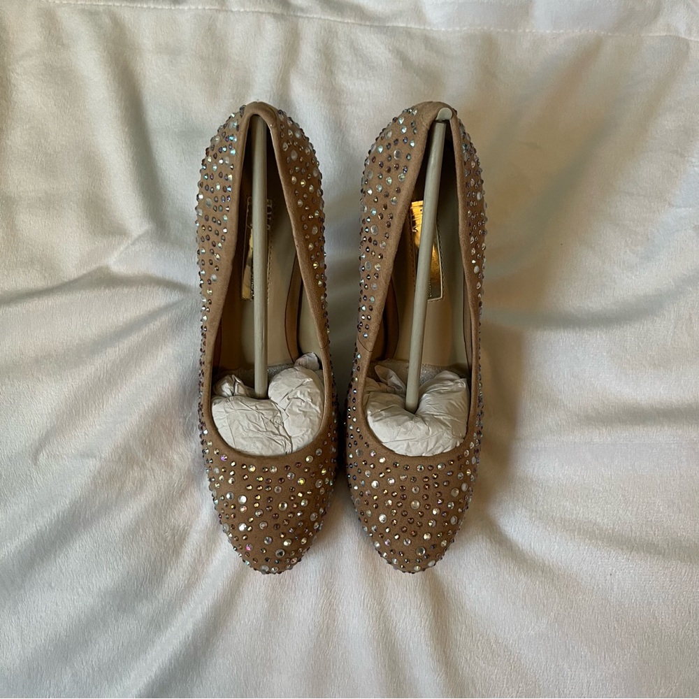 I.N.C international concepts Elegant Tan Embellished Women's high heels. Sz 6.5